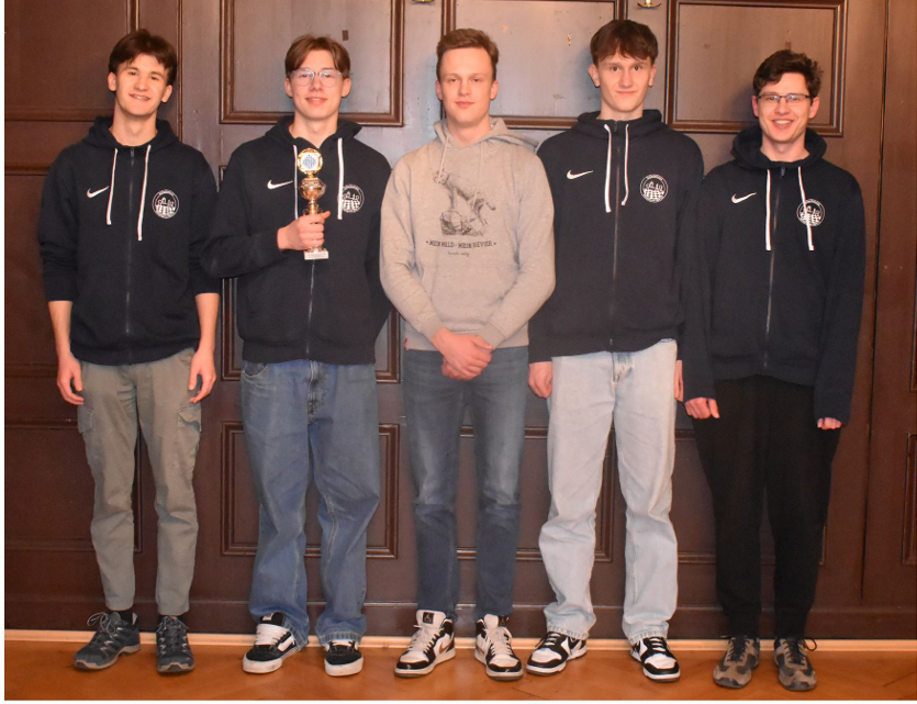Siegerteam mit Trainer